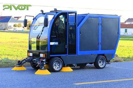 Blue G2400 Ride-On Sweeping Machine Pivot Cleaning Machine_
