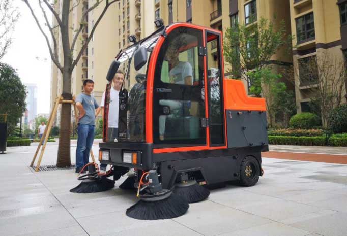 1900-Ride-On-Floor-Sweeper1 1900-Ride-On-Floor-Sweeper1