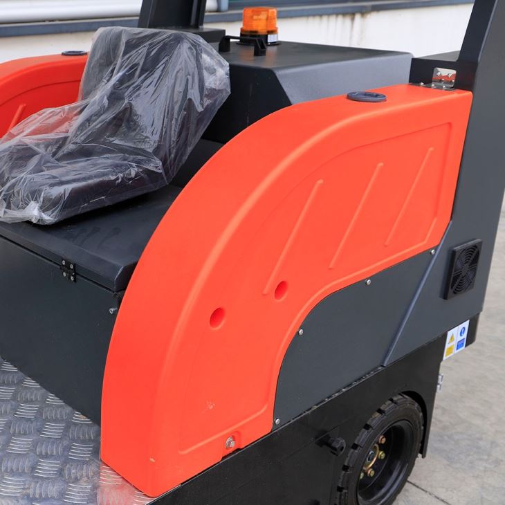 Semi-closed Floor Sweeper