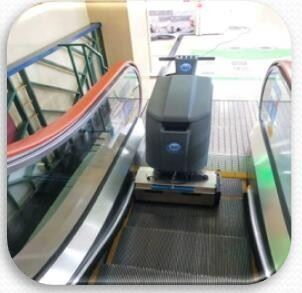 Hot Sales Autoatic Mobile Escalator Cleaning Machine